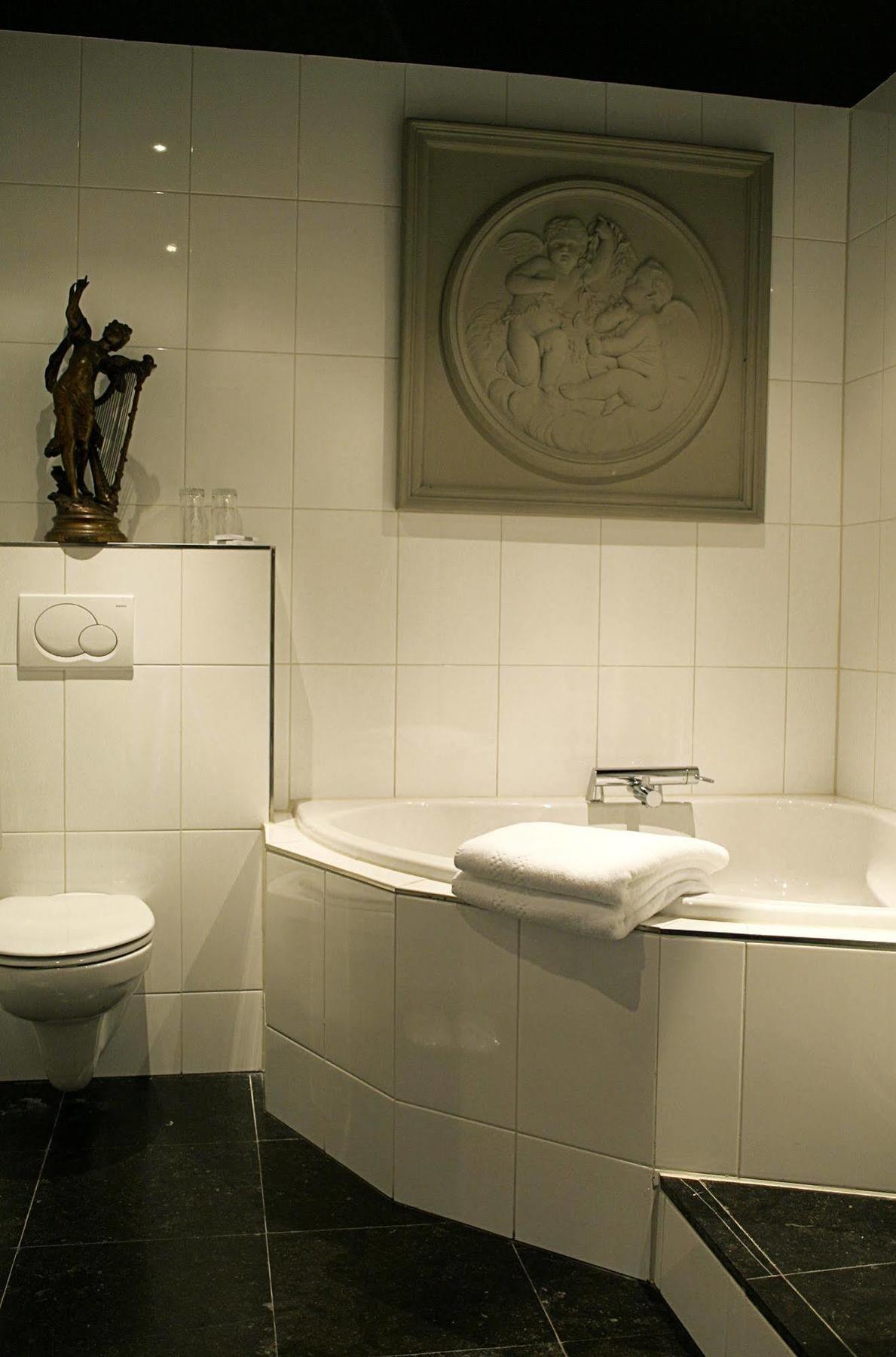 L'Auberge Damhotel เอแดม ภายนอก รูปภาพ